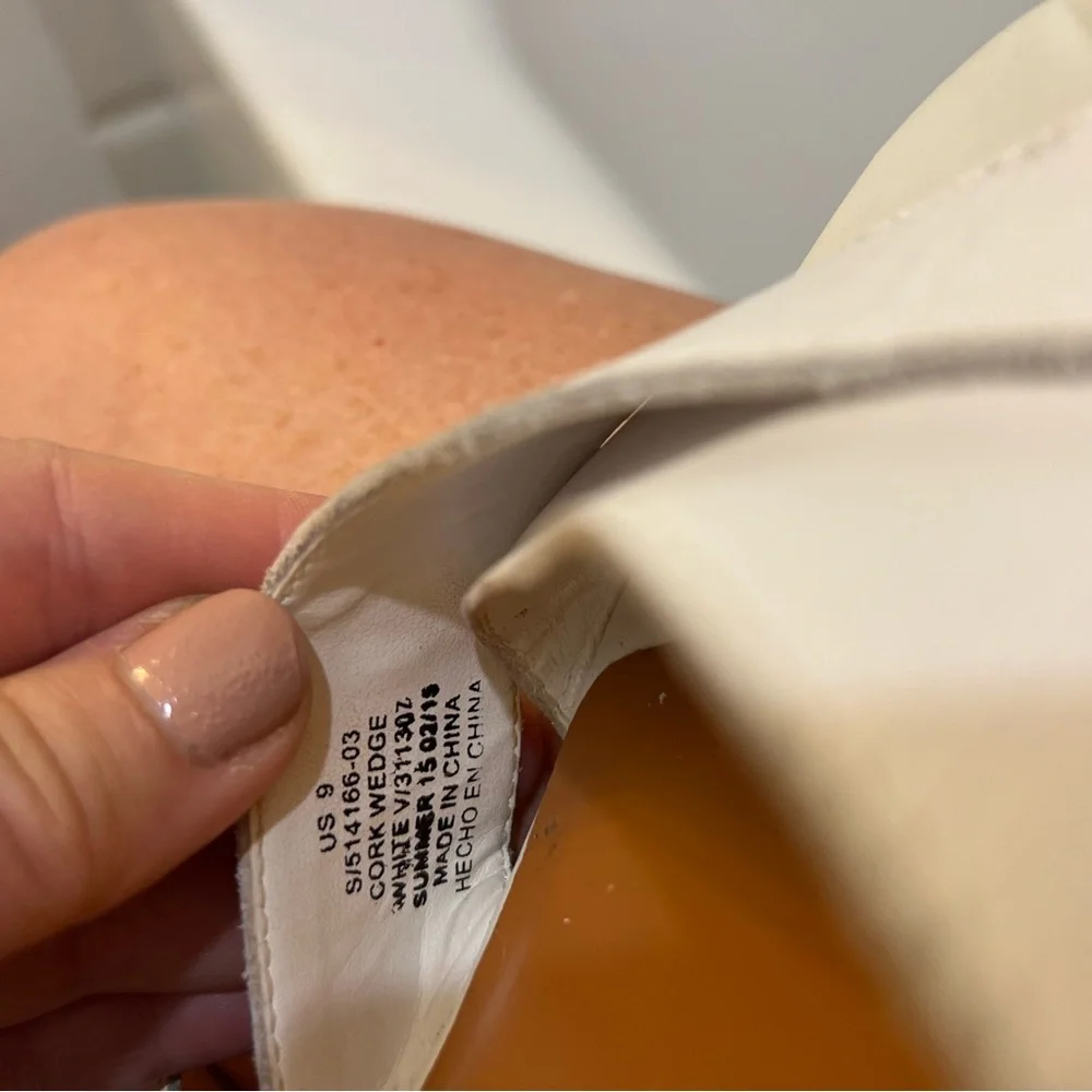 Gap size 9 white cross strap wedge‎ heels